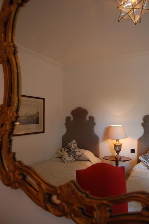 The Royal Hotel Comrie Room photo